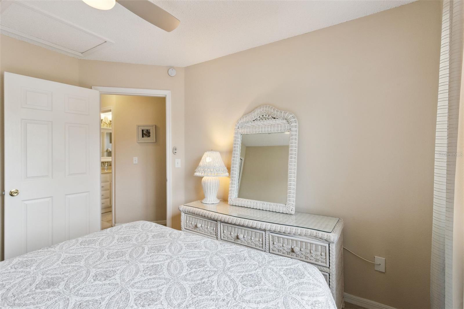 Image 25 of 33 For 2955 Pembridge Street