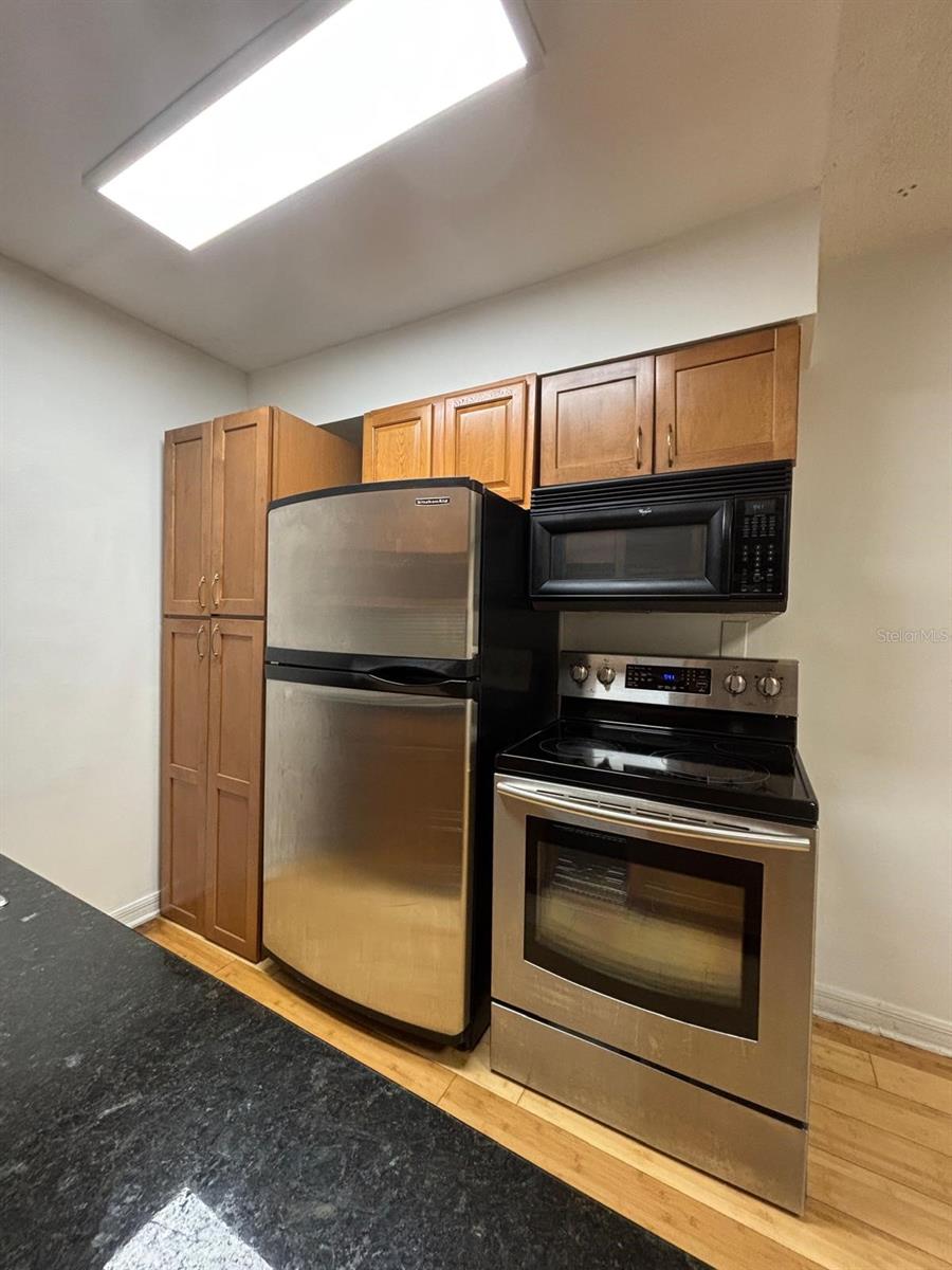 Image 10 of 23 For 5129 Eaglesmere Drive A01