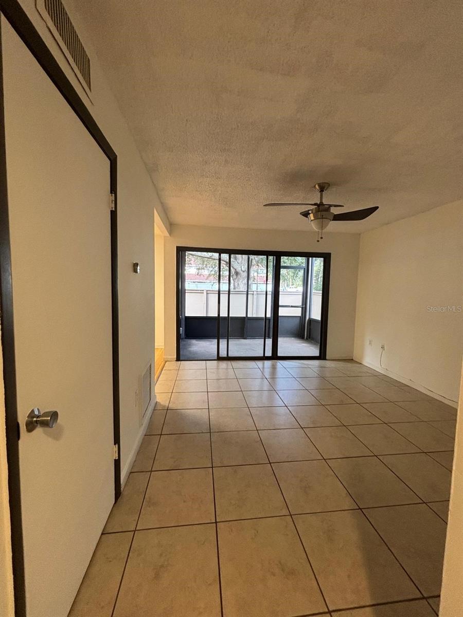 Image 14 of 23 For 5129 Eaglesmere Drive A01