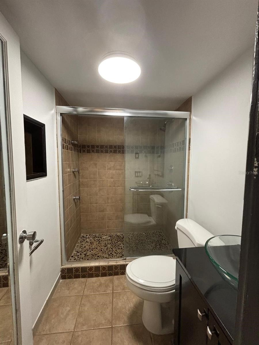 Image 17 of 23 For 5129 Eaglesmere Drive A01