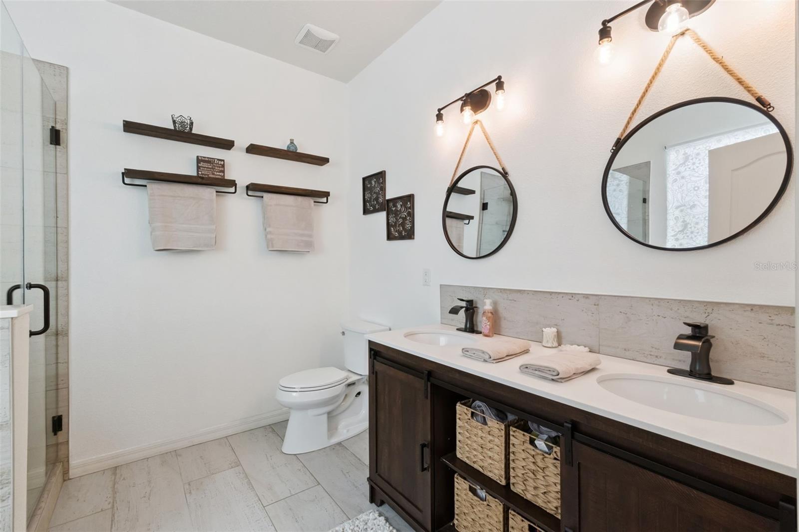 Image 16 of 28 For 2813 Shelburne Way