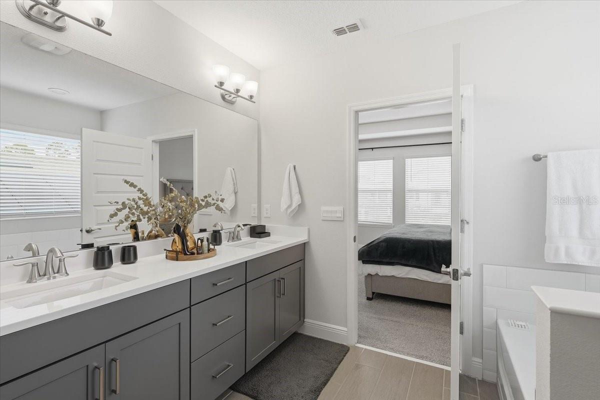 Image 36 of 57 For 9611 Lost Creek Drive