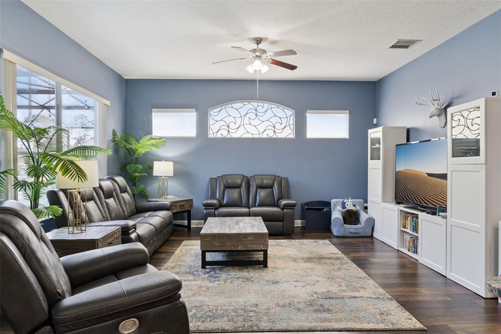 Image 16 of 43 For 427 Brentwood Club Cove