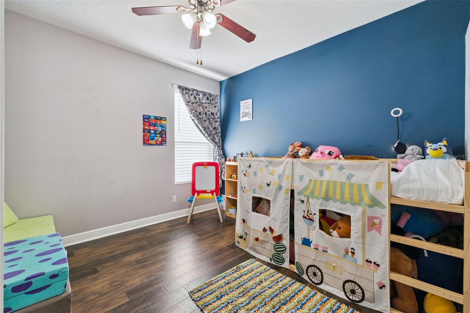 Image 31 of 43 For 427 Brentwood Club Cove