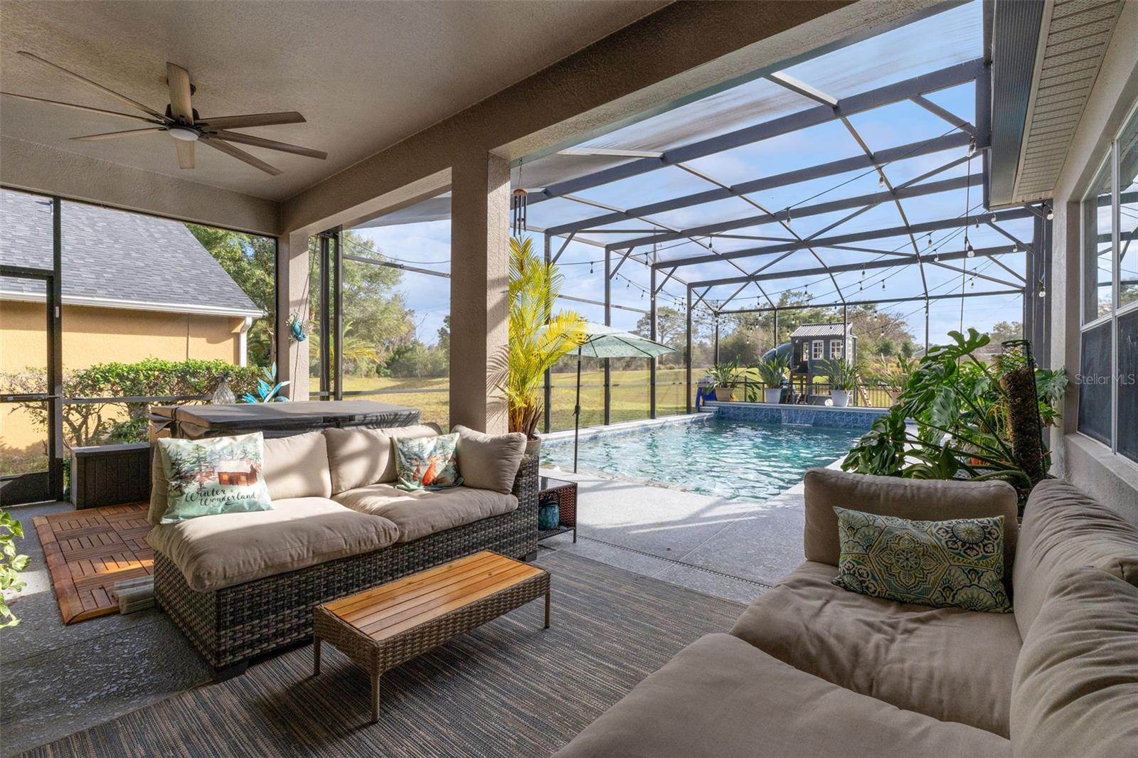 Image 36 of 43 For 427 Brentwood Club Cove