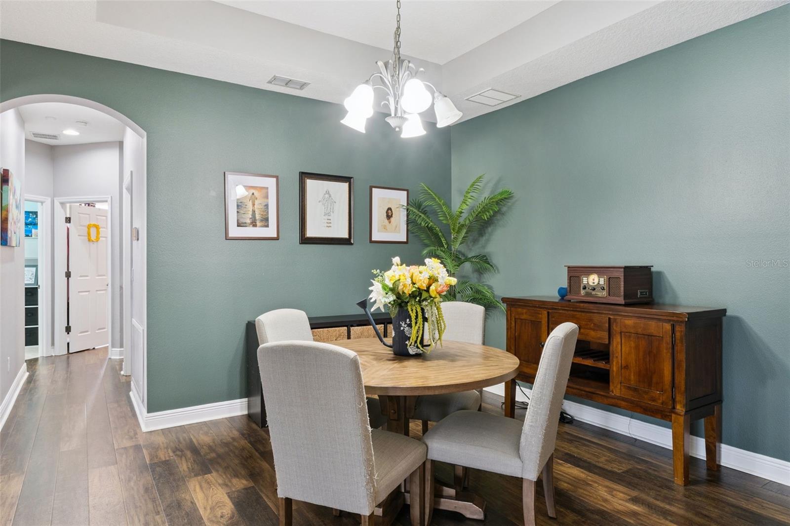 Image 5 of 43 For 427 Brentwood Club Cove