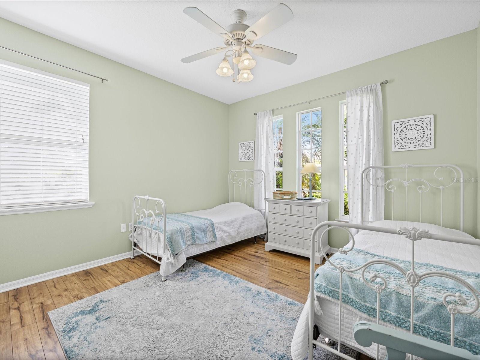 Image 18 of 41 For 407 Grand Reserve Drive