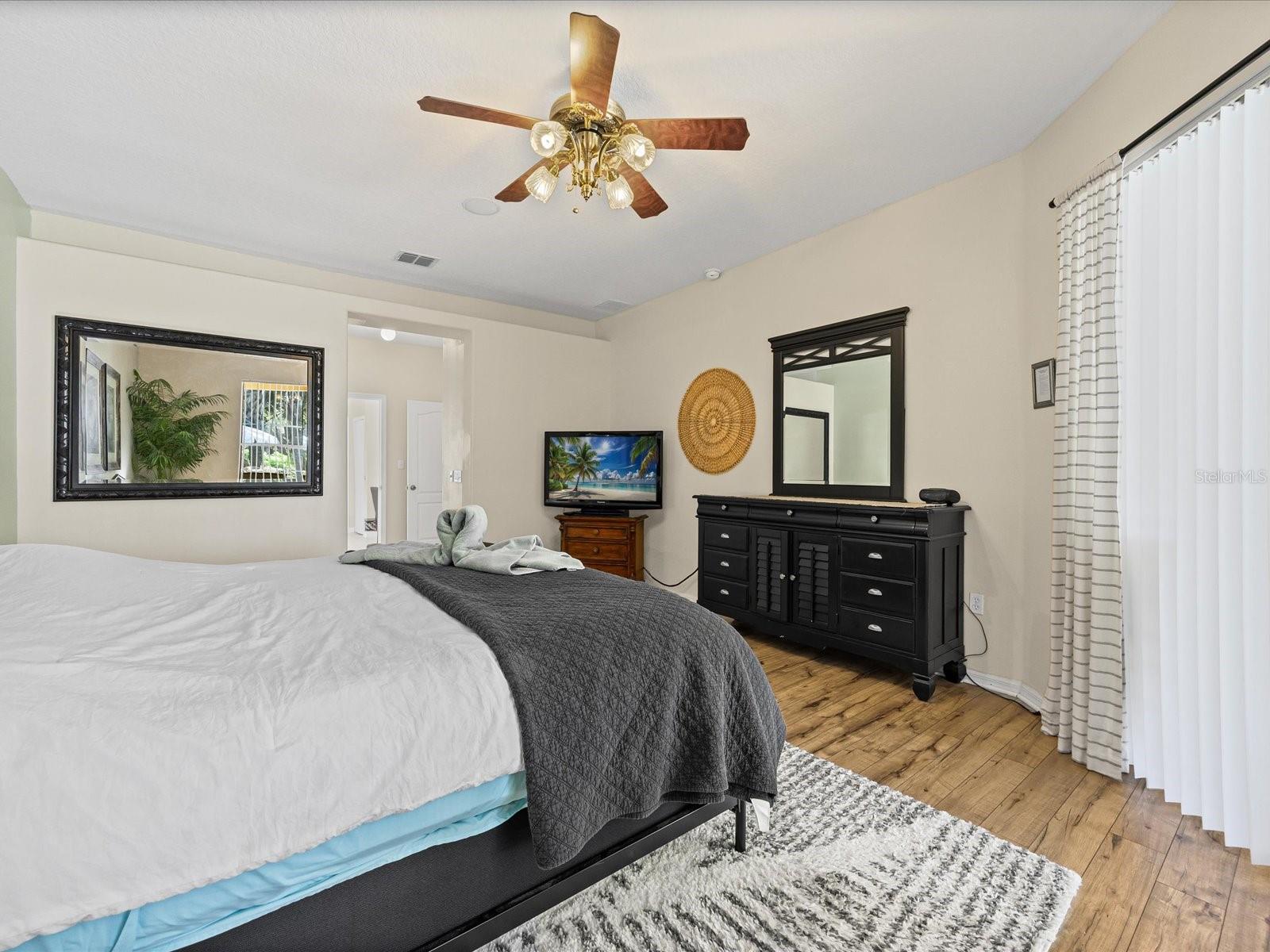 Image 23 of 41 For 407 Grand Reserve Drive