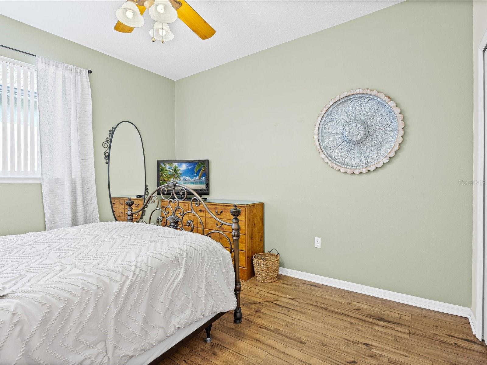 Image 28 of 41 For 407 Grand Reserve Drive