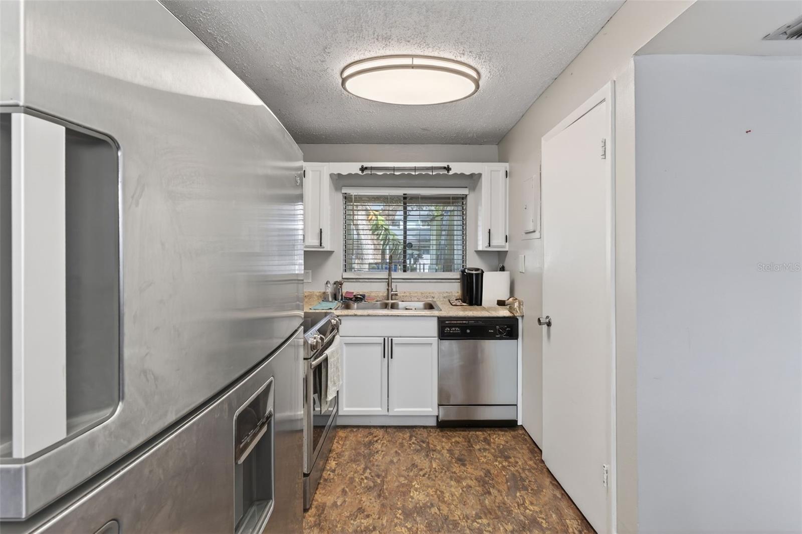 Image 10 of 49 For 7468 Canford Court 24