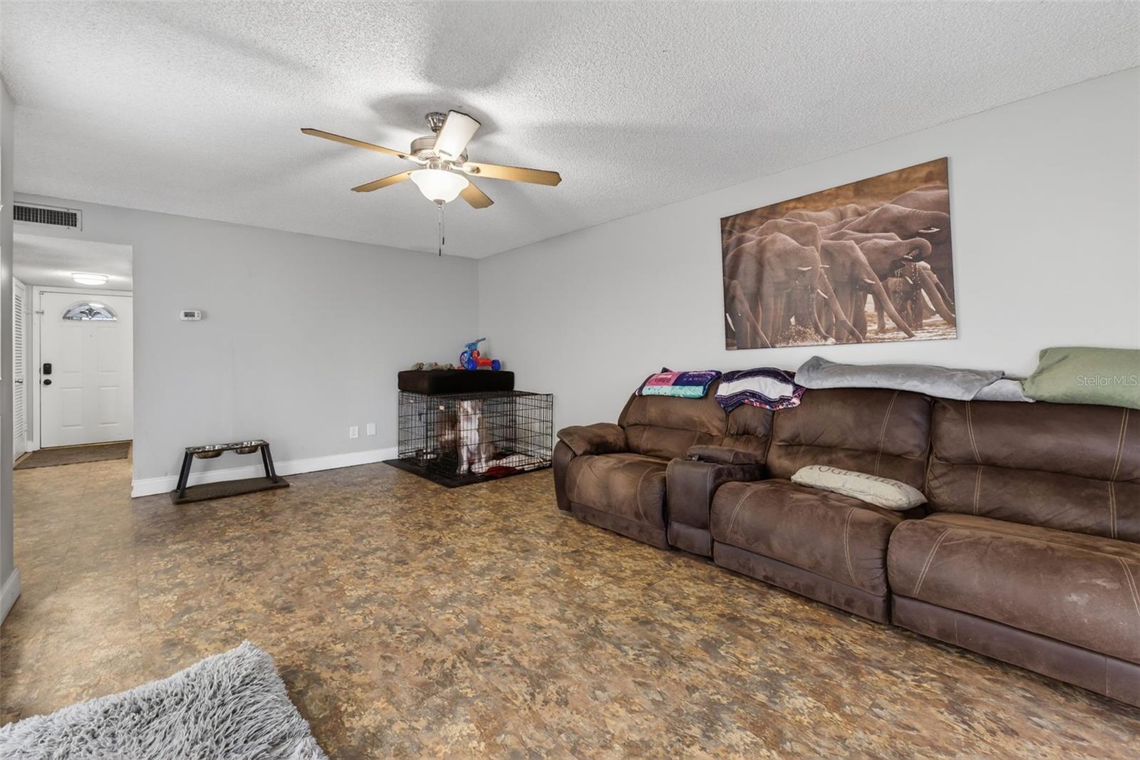 Image 19 of 49 For 7468 Canford Court 24