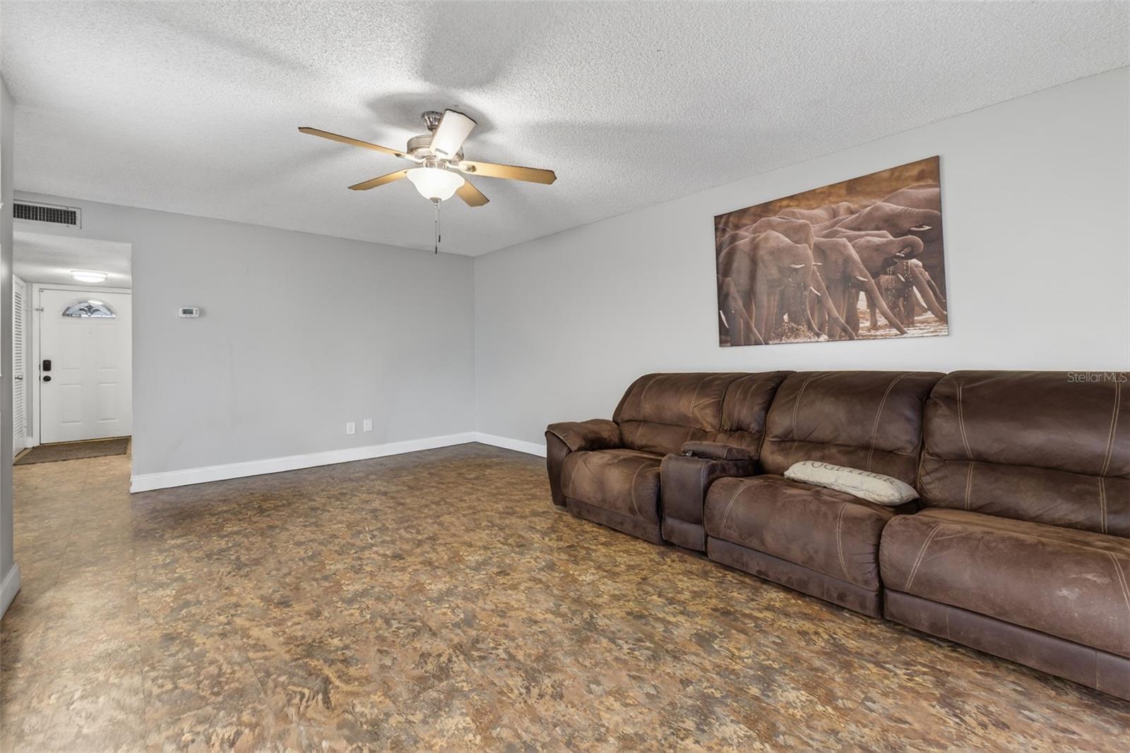 Image 20 of 49 For 7468 Canford Court 24