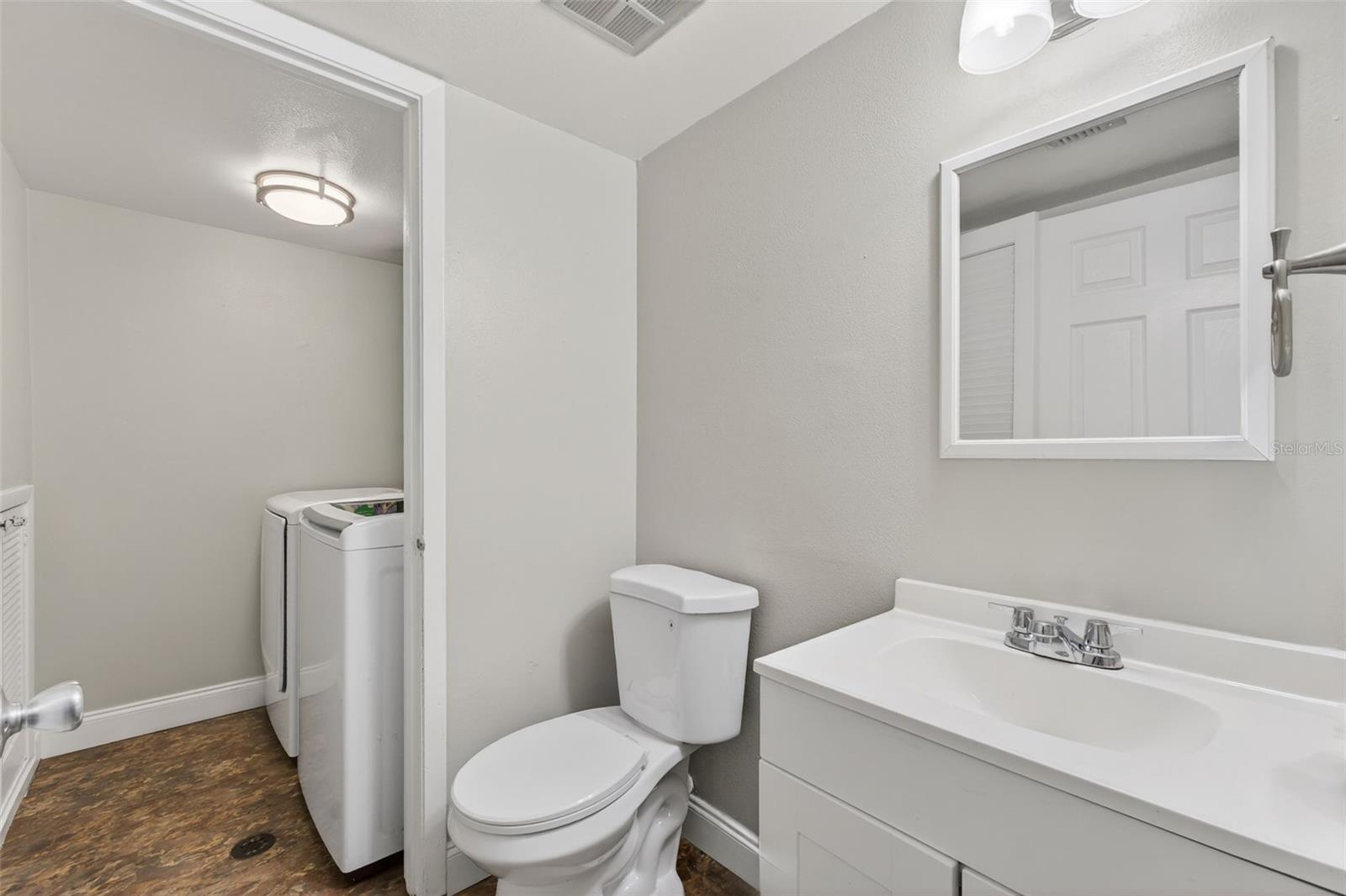 Image 25 of 49 For 7468 Canford Court 24