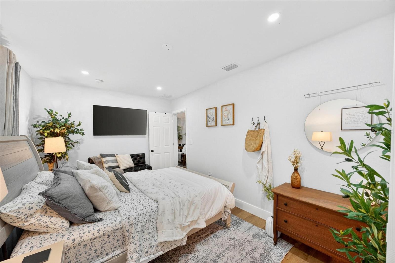 Image 38 of 77 For 1503 Granite State Court