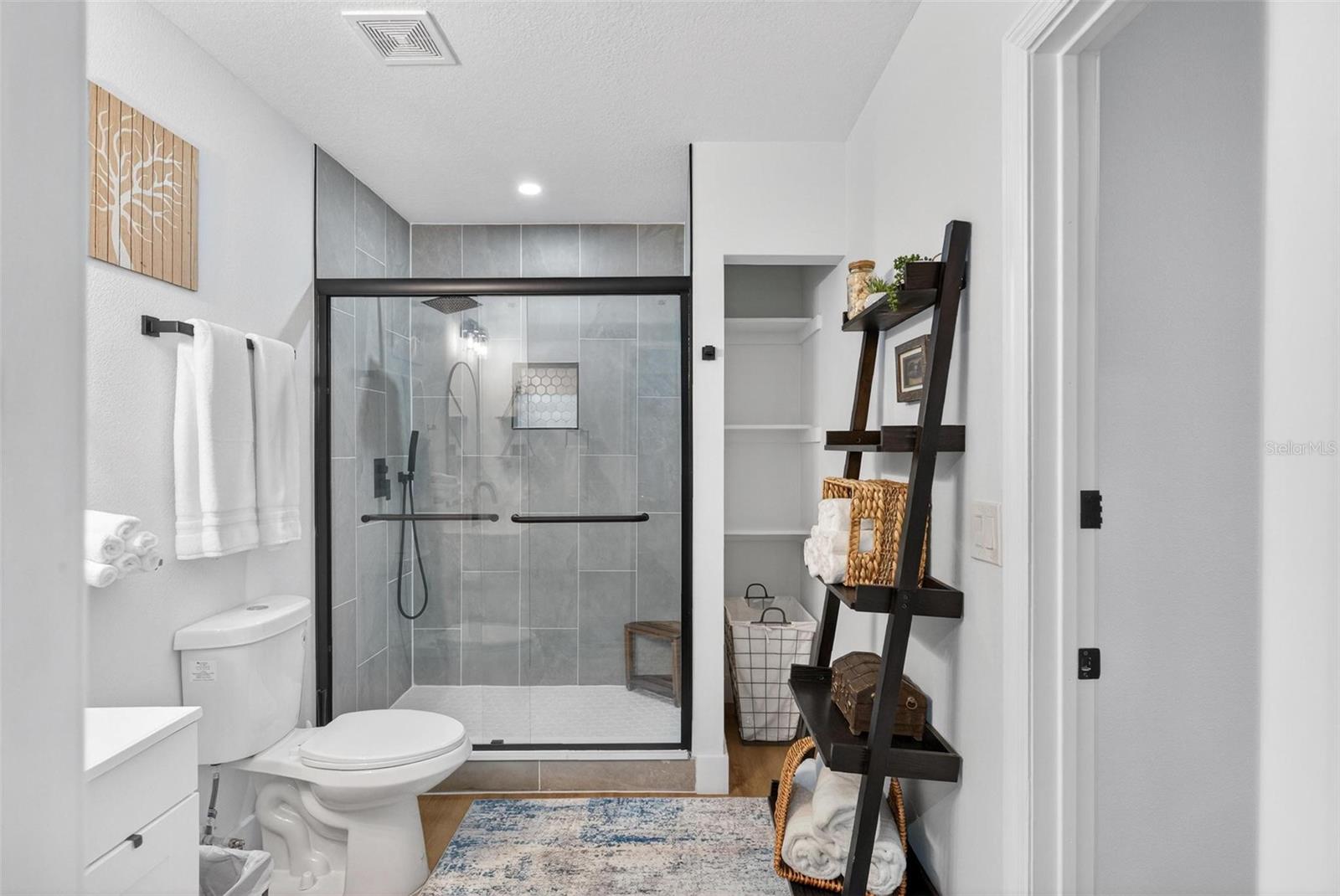 Image 43 of 77 For 1503 Granite State Court