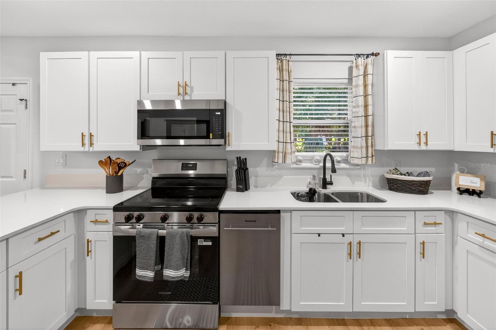 Image 5 of 77 For 1503 Granite State Court