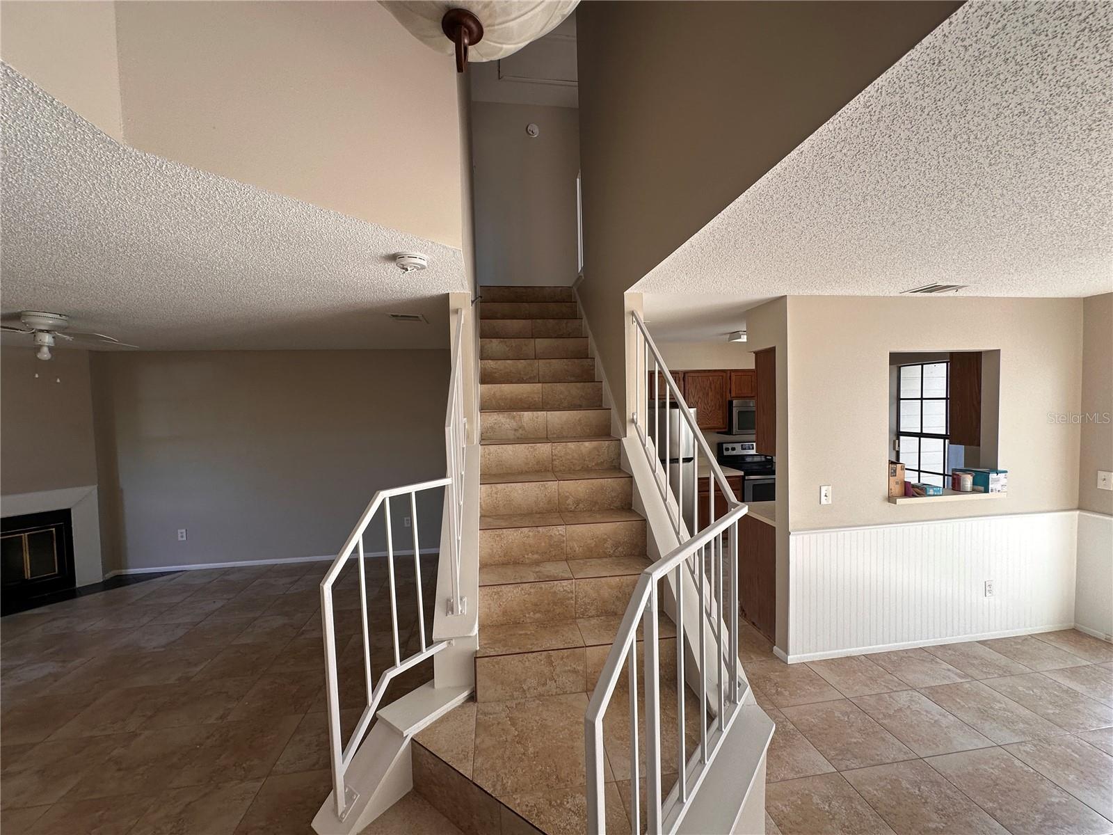 Image 7 of 18 For 2971 Embassy Court