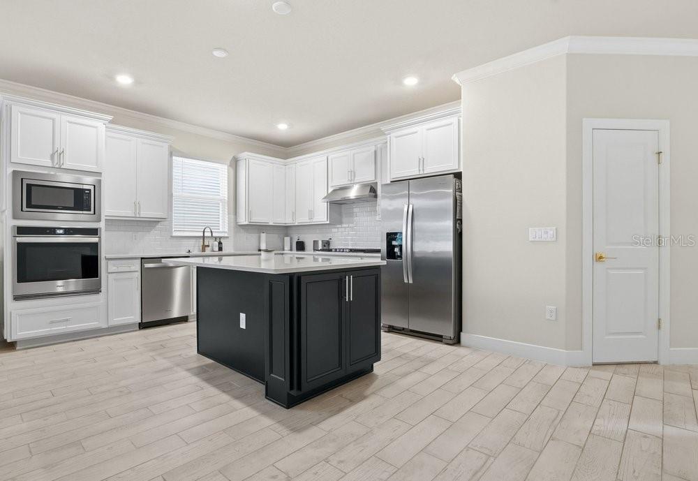 Image 15 of 35 For 4012 Meandering Bay Drive