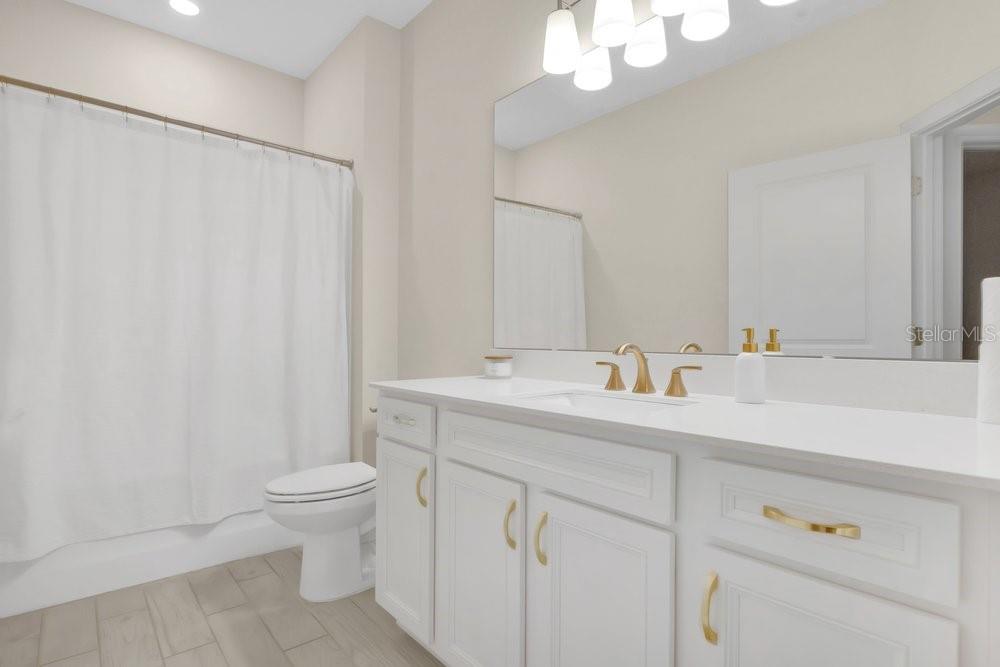 Image 21 of 35 For 4012 Meandering Bay Drive