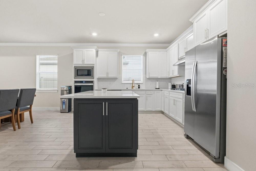 Image 9 of 35 For 4012 Meandering Bay Drive