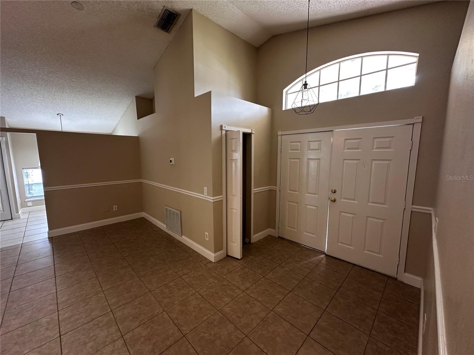 Image 2 of 35 For 2843 Crofton Way