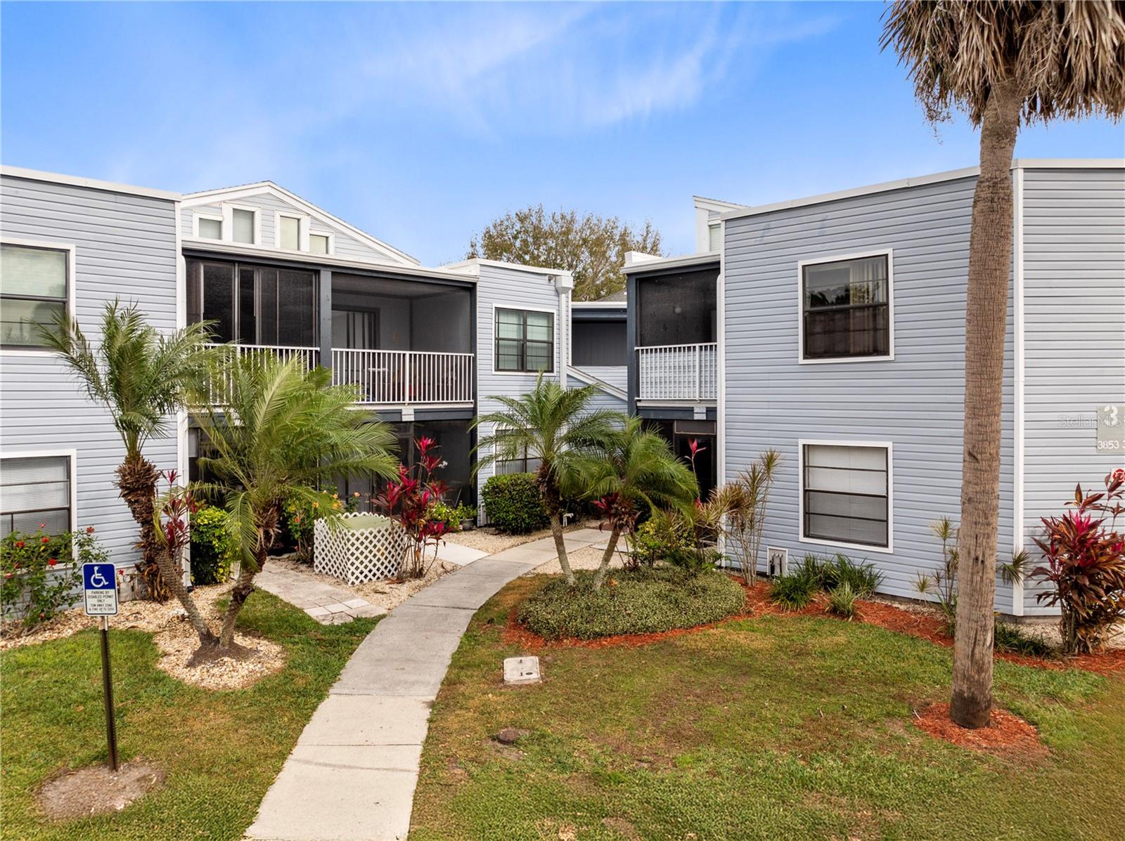 Image 19 of 27 For 3835 Atrium Drive 3