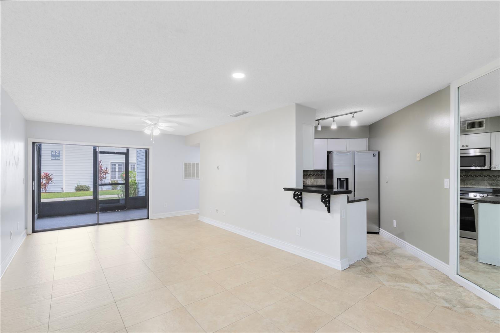 Image 6 of 27 For 3835 Atrium Drive 3