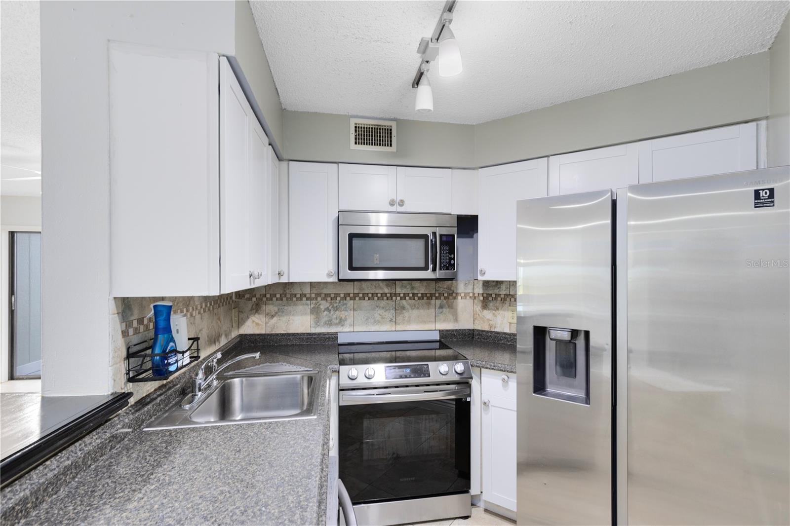 Image 9 of 27 For 3835 Atrium Drive 3