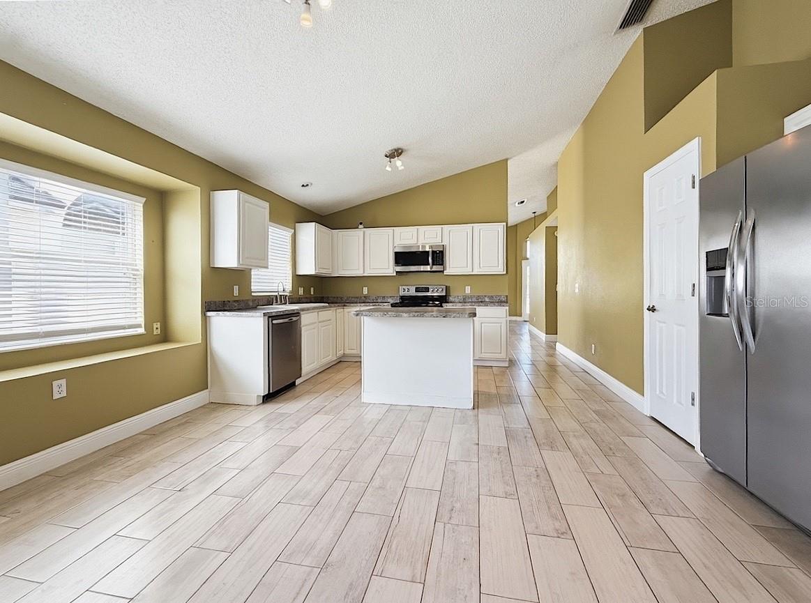 Image 13 of 58 For 12714 Maribou Circle