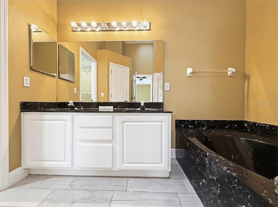 Image 25 of 58 For 12714 Maribou Circle