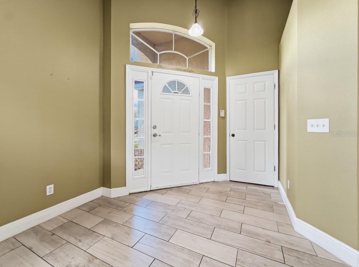 Image 4 of 58 For 12714 Maribou Circle