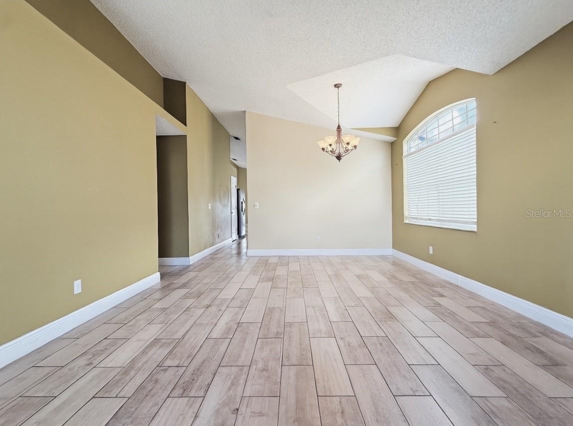 Image 7 of 58 For 12714 Maribou Circle