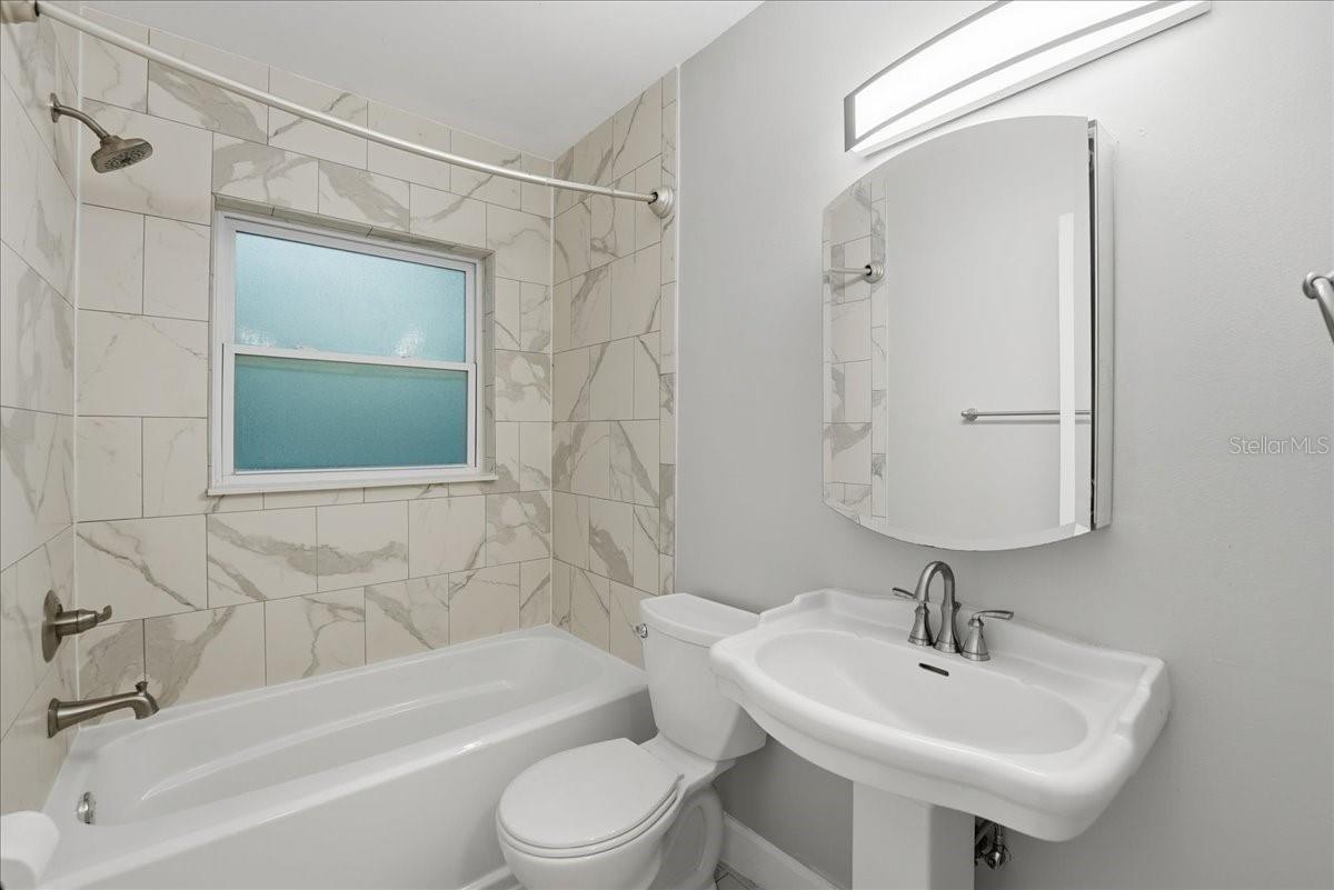 Image 10 of 14 For 1826 Pineview Circle