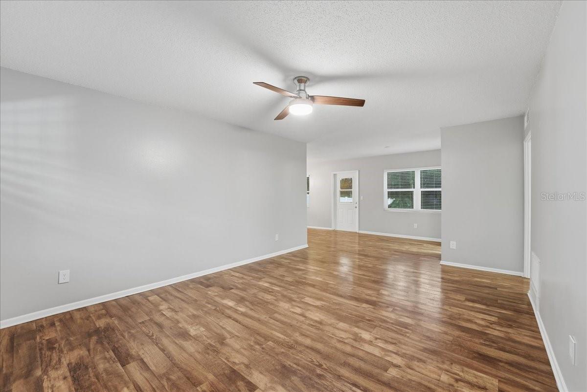 Image 2 of 14 For 1826 Pineview Circle