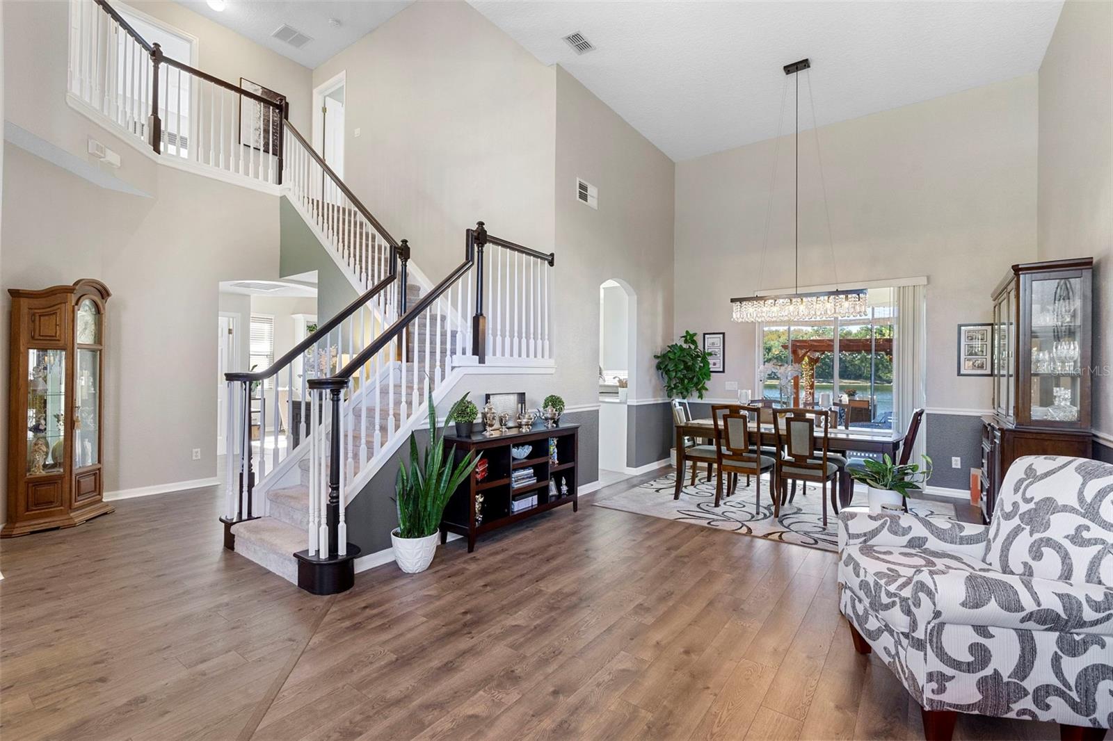 Image 11 of 59 For 5225 Walnut Ridge Drive