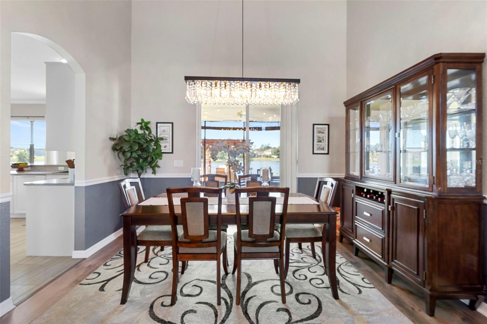 Image 14 of 59 For 5225 Walnut Ridge Drive