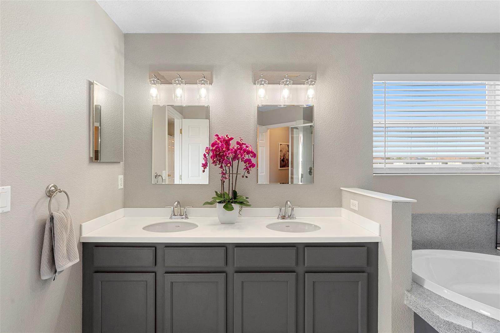 Image 5 of 59 For 5225 Walnut Ridge Drive