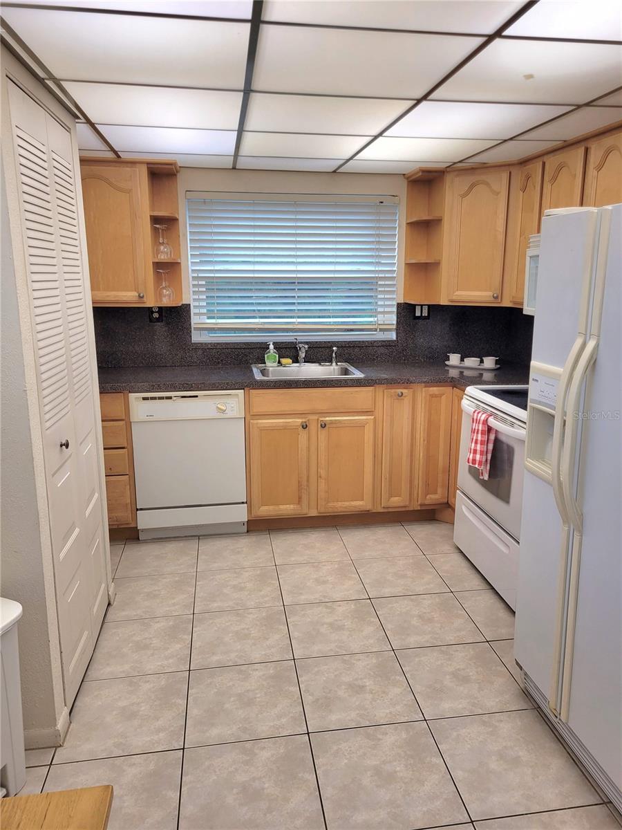 Image 18 of 33 For 9861 Sunrise Lakes Blvd Sunrise Lakes Boulevard 310