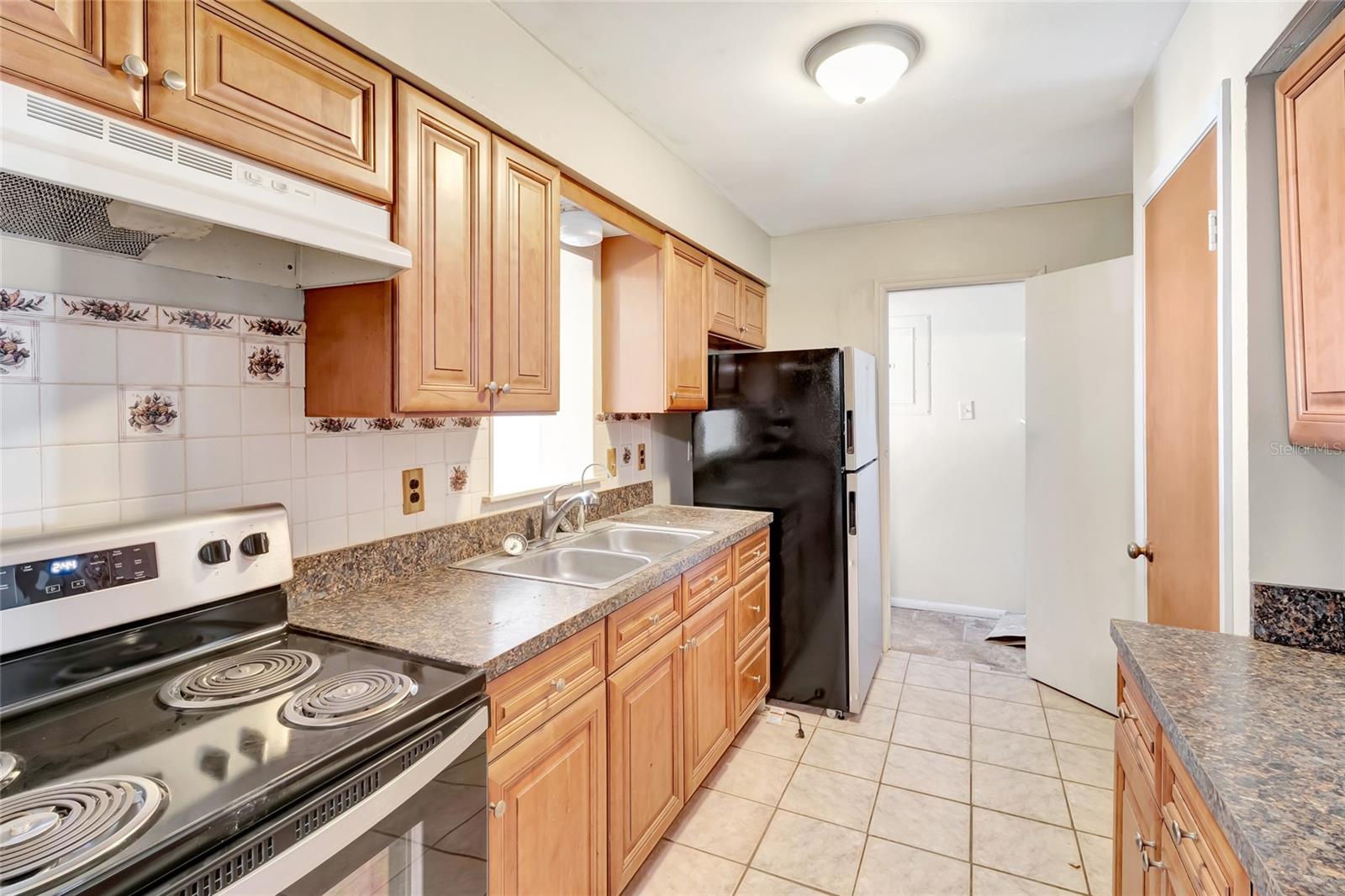 Image 14 of 38 For 1021 Hollywood Avenue