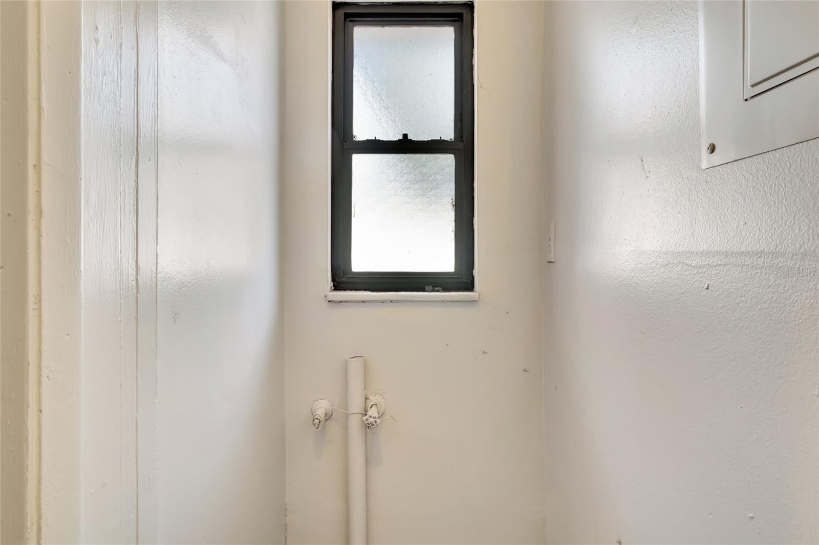 Image 21 of 38 For 1021 Hollywood Avenue