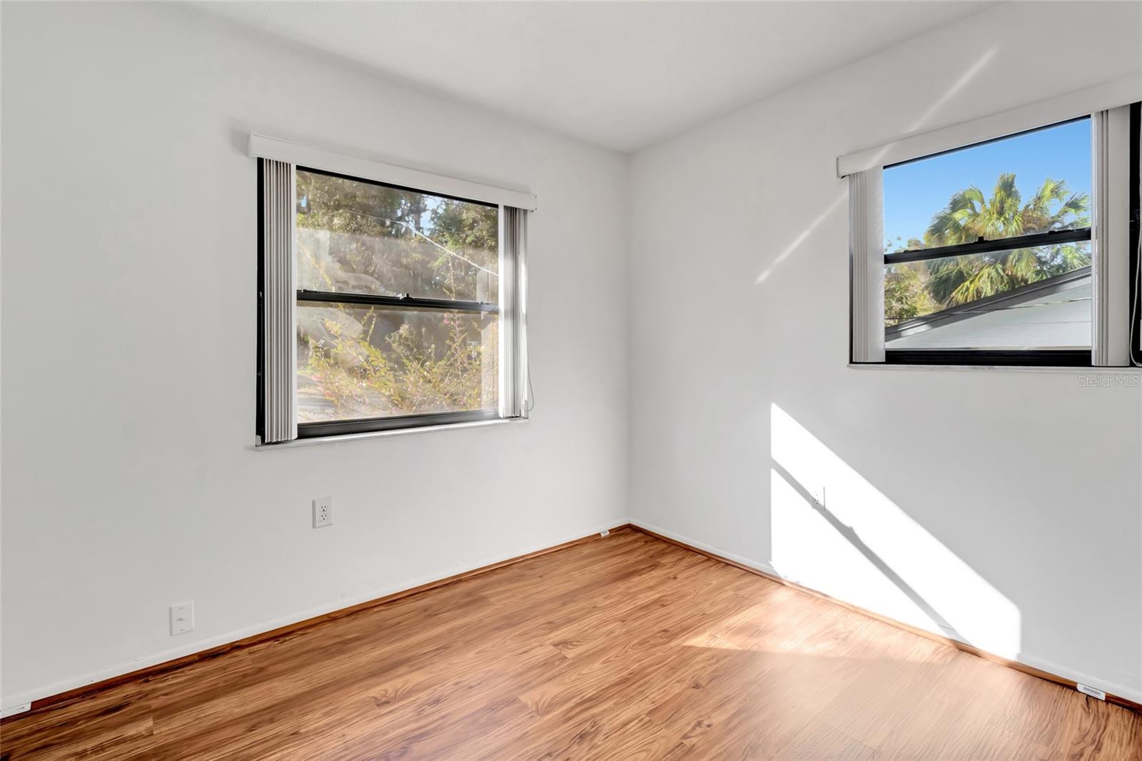 Image 27 of 38 For 1021 Hollywood Avenue