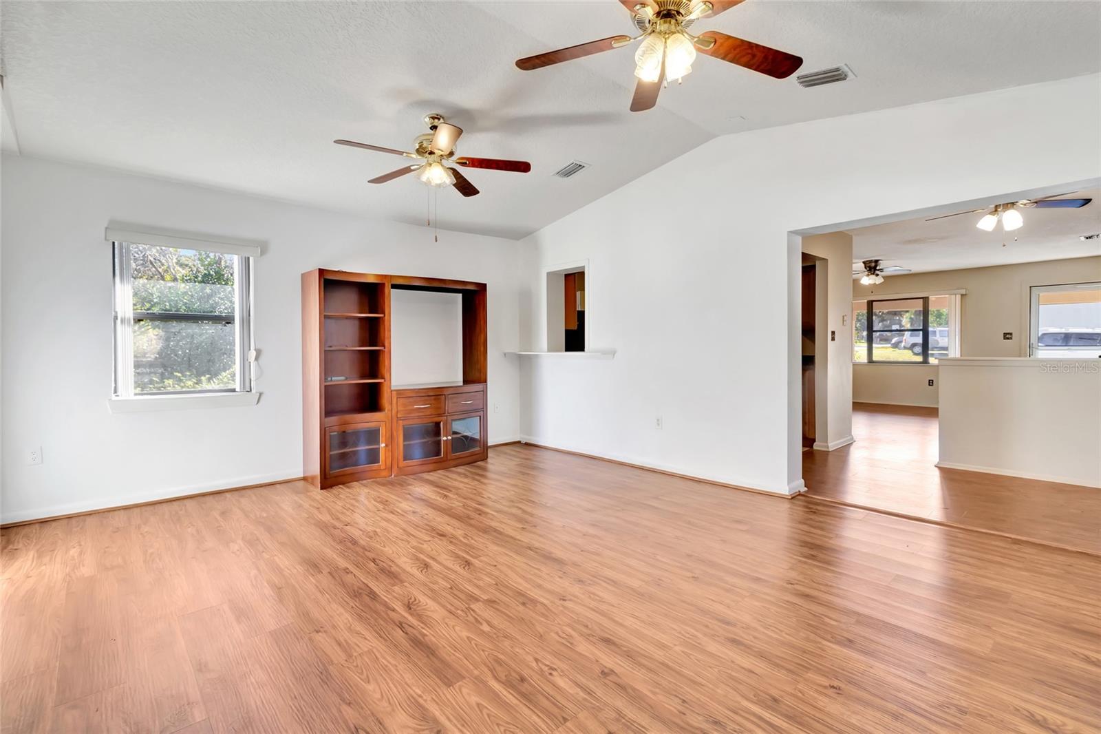 Image 29 of 38 For 1021 Hollywood Avenue