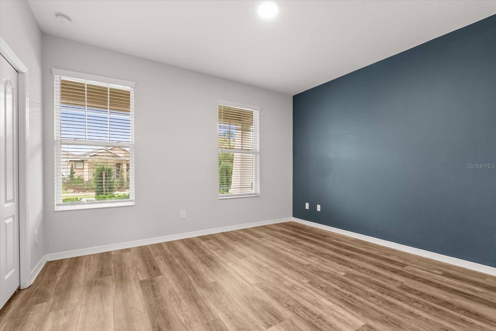 Image 12 of 38 For 601 Becklow Street