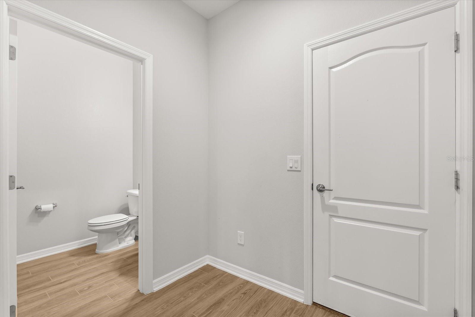 Image 15 of 38 For 601 Becklow Street