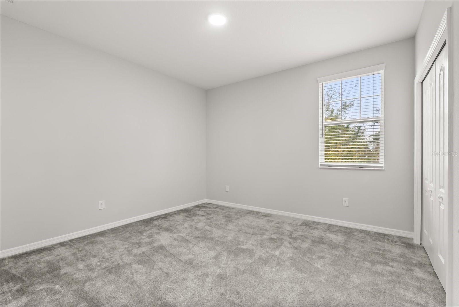 Image 22 of 38 For 601 Becklow Street