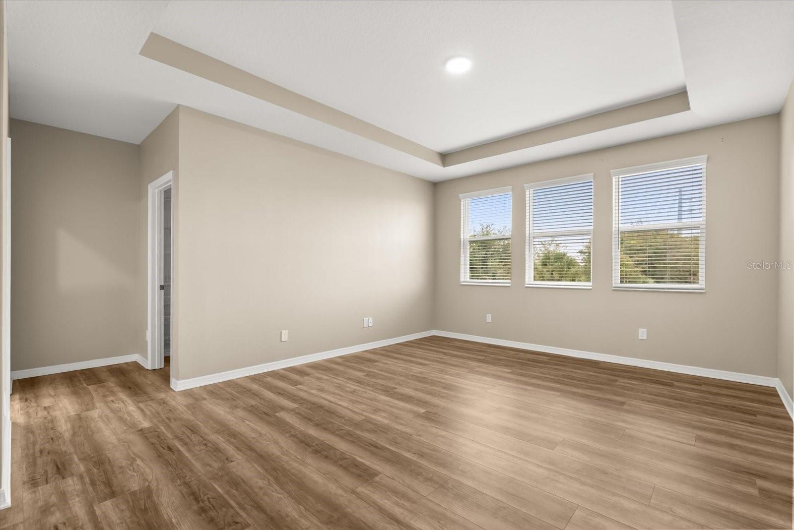 Image 25 of 38 For 601 Becklow Street