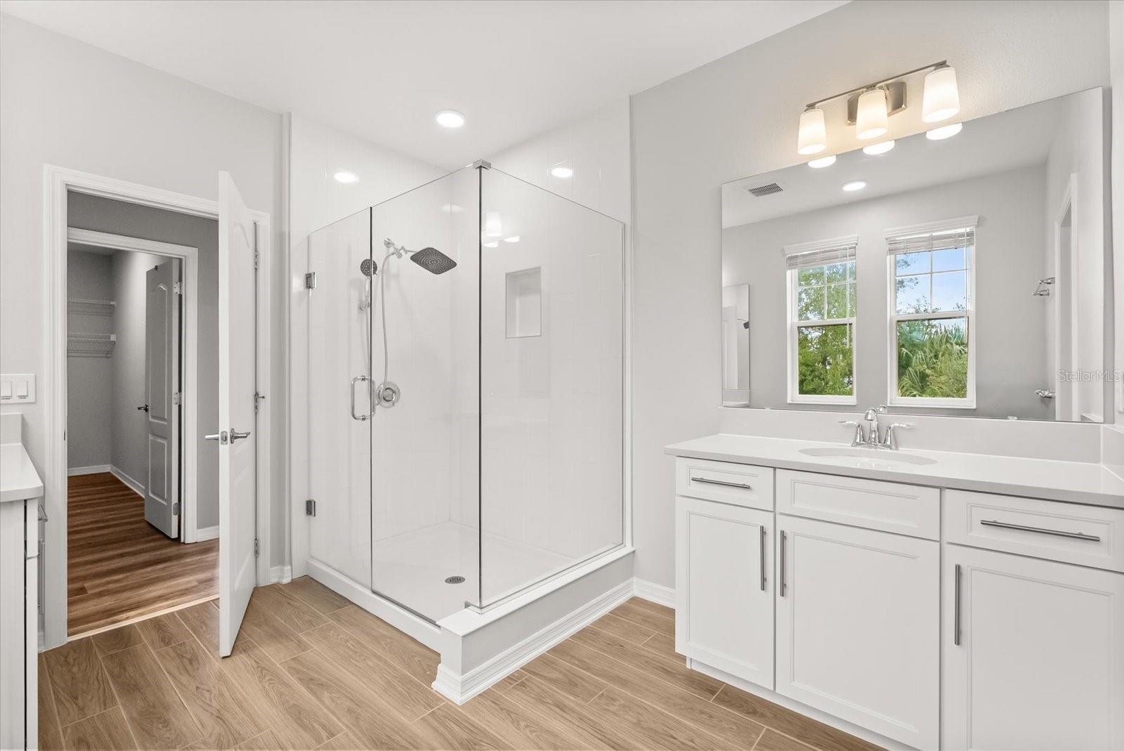 Image 30 of 38 For 601 Becklow Street