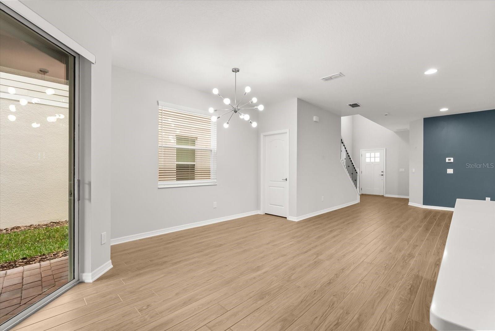 Image 7 of 38 For 601 Becklow Street