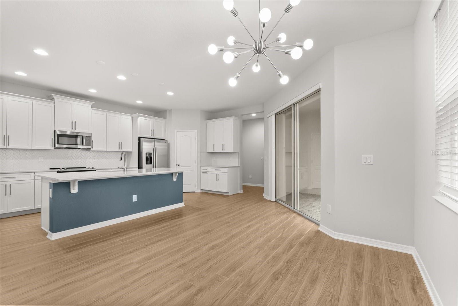 Image 8 of 38 For 601 Becklow Street