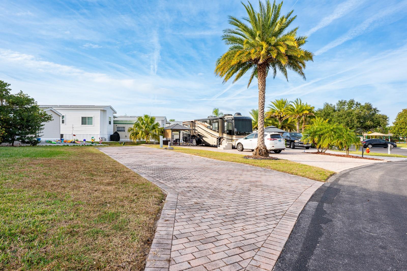 Image 4 of 19 For 2439 Palm Street 214